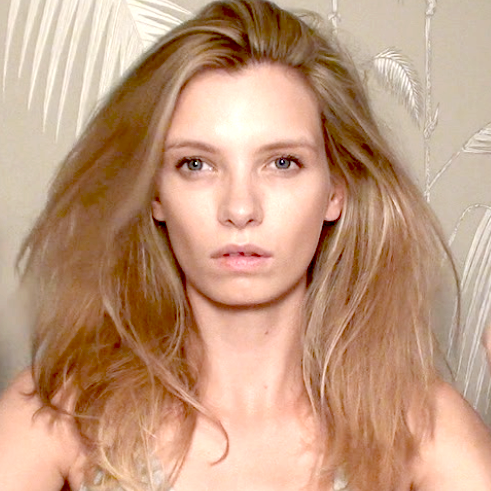 Model How-To: Volumising Your Hair