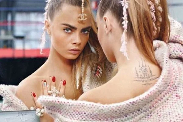 cara delevingne nail art manicure look