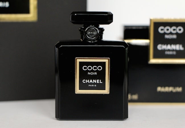 Chanel store noir parfum