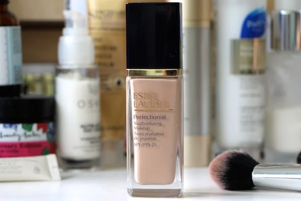 Estée Lauder Perfectionist Youth-Infusing Foundation Review