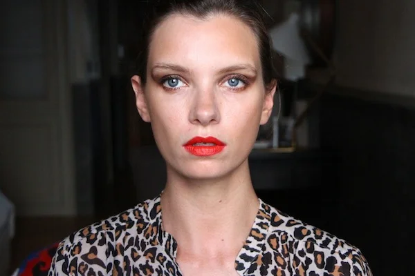 Evening Bronzed Holiday Look with Hot Red Lips
