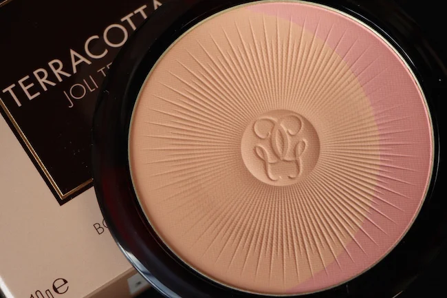 Healthy Glow Makeup: Guerlain’s Joli Teint Powder