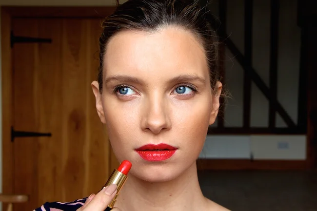 ruth crilly model beauty blogger wearing  chanel coco rouge arthur
