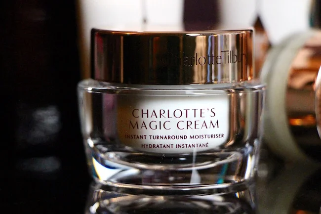 charlotte tilbury The Book of Magic Make-Up