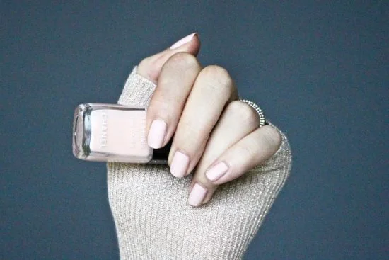 chanel pink rubber velvet nail polish review