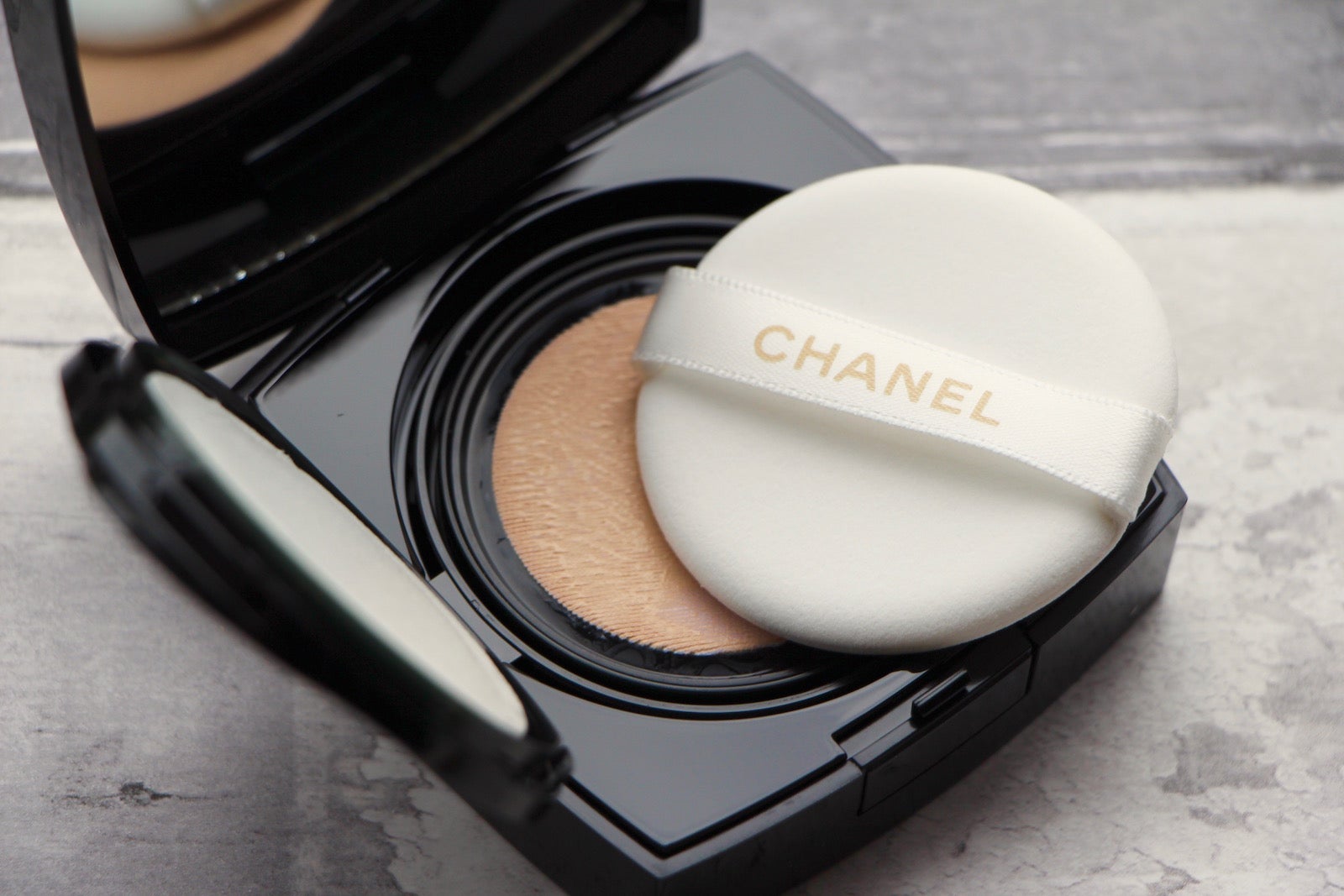 Foundation Review Chanel Les Beiges Gel Touch Cushion Ruth Crilly