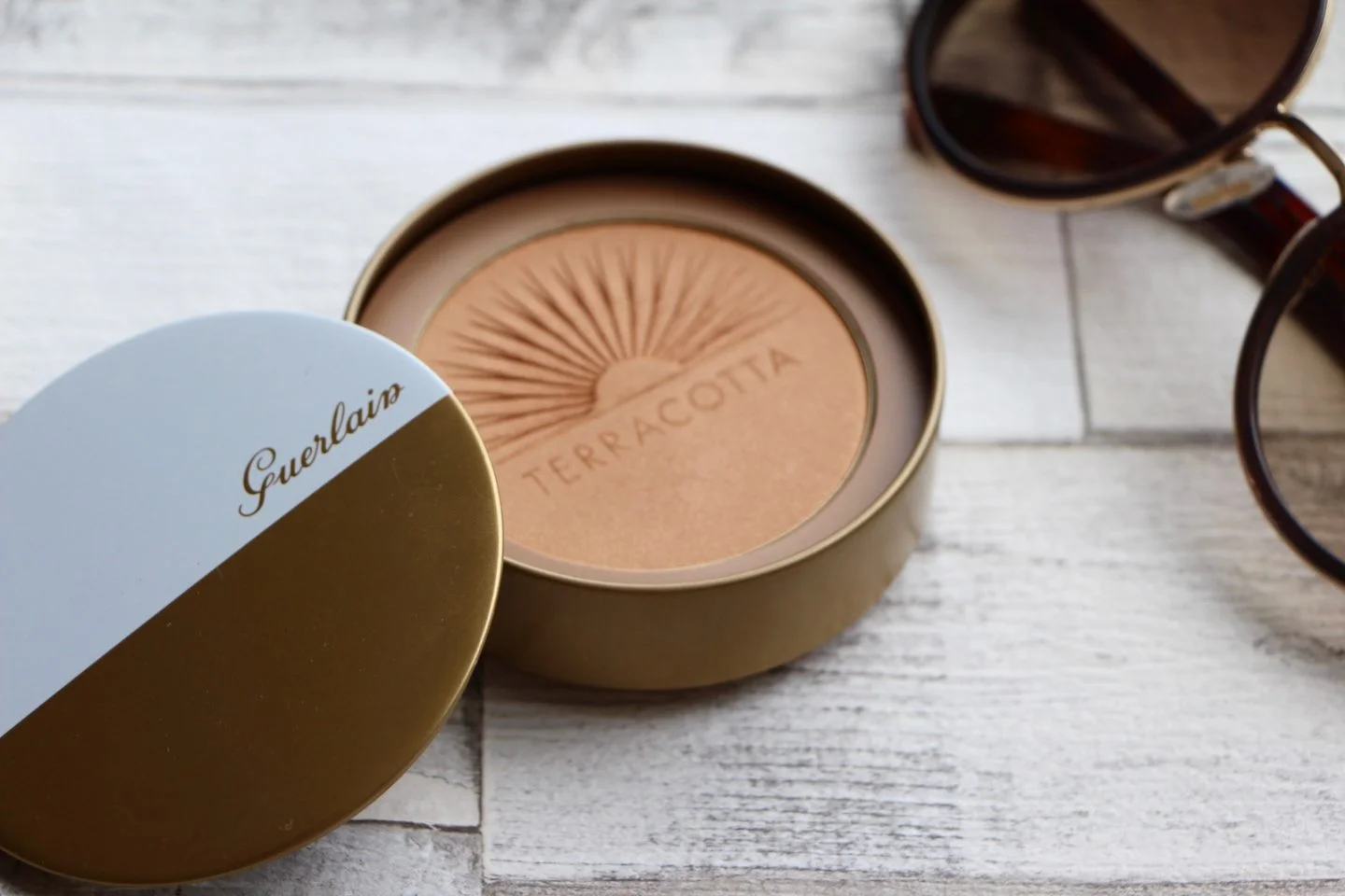 GUERLAIN Terracotta Collector Ultra-Shine Bronzing Powder