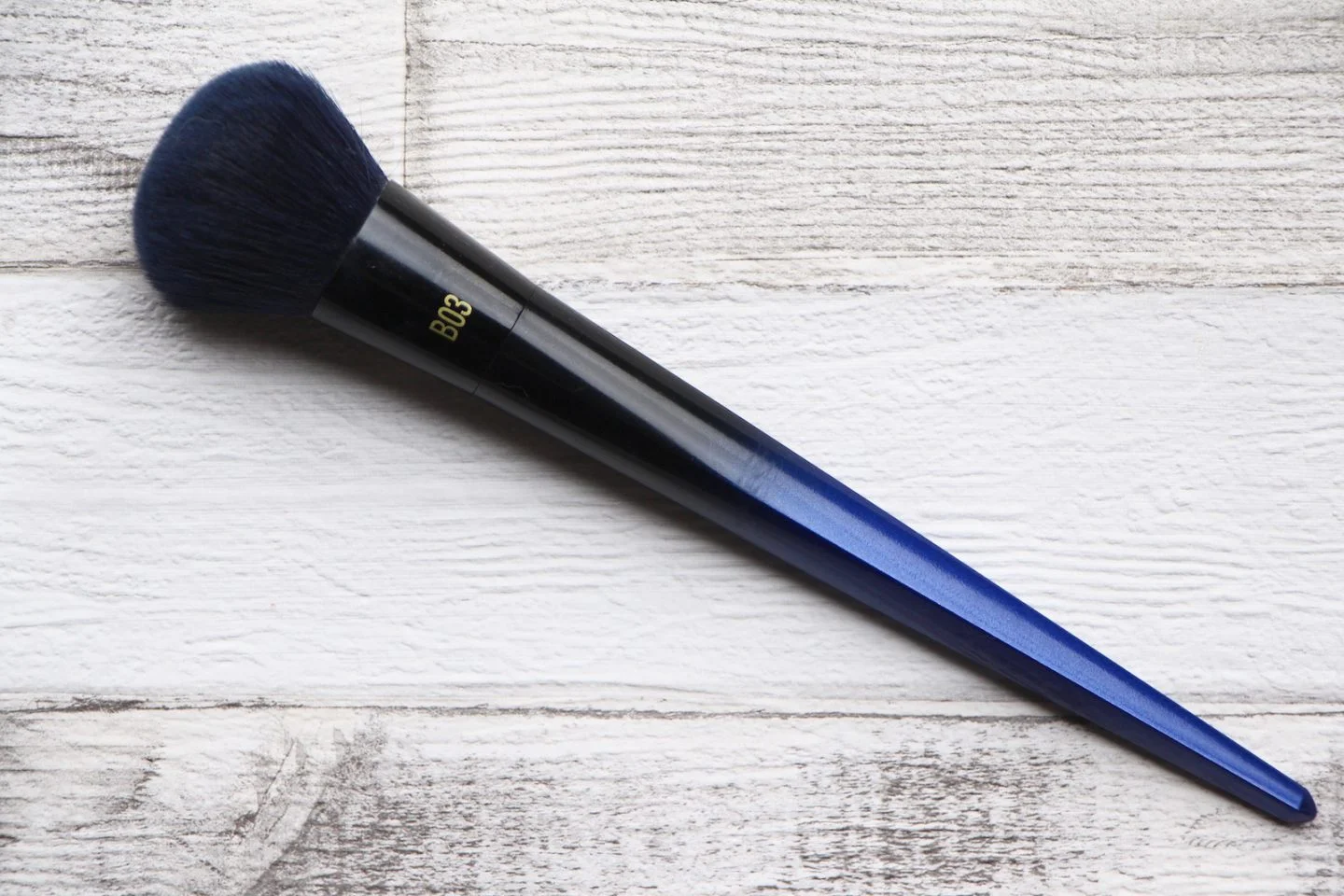 real techniques powderbleu b03 soft complexion brush review