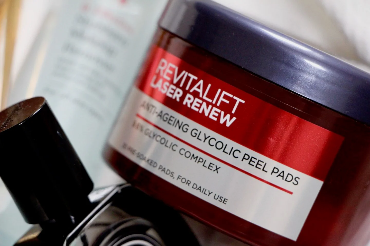 l'oreal revitalift laser renew glycolic peel pads