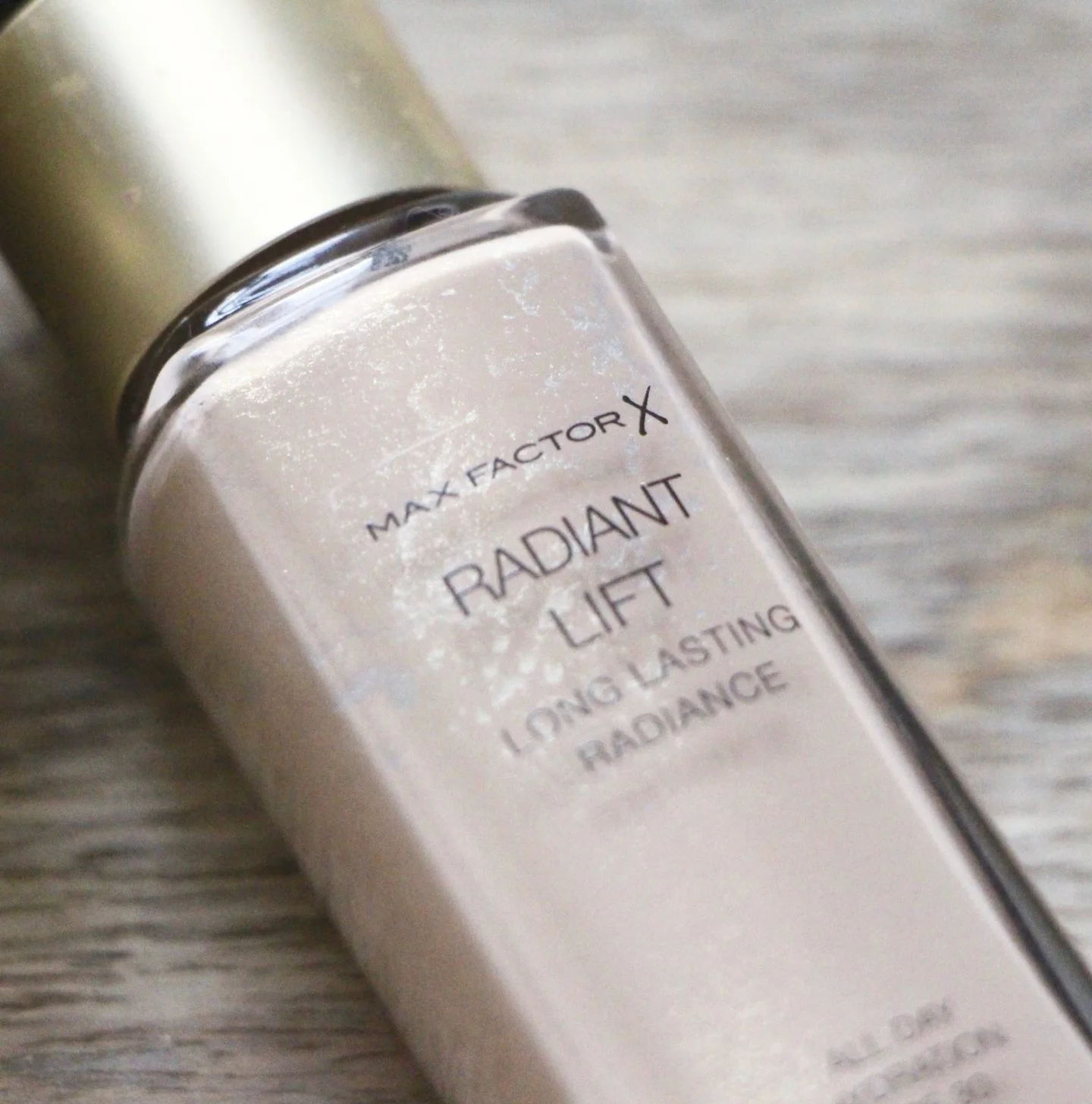 Max Factor Radiant Lift foundation review