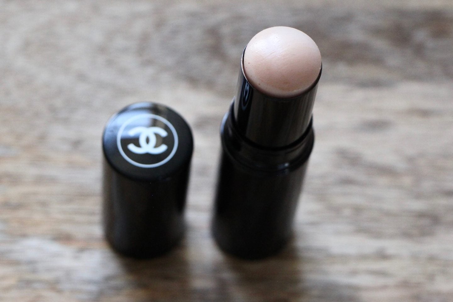 chanel highlighter transparent