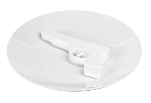 POLS POTTEN – Plate with Gun